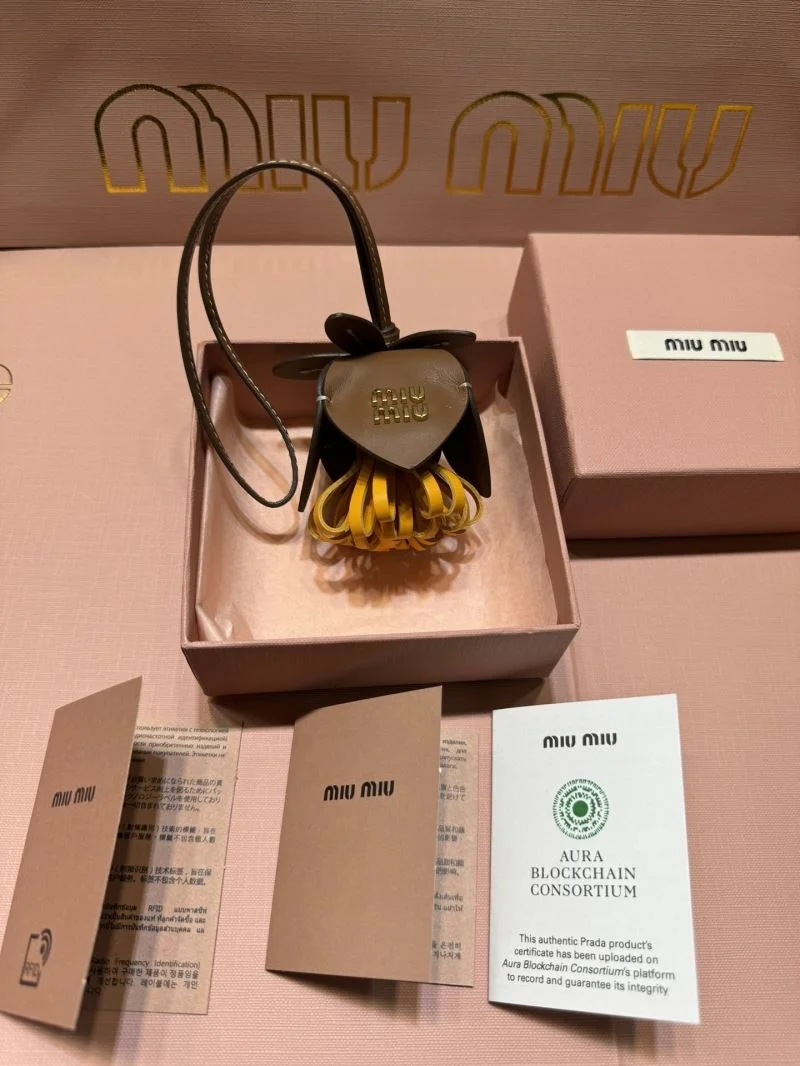 Casual Miu Miu Accessories 43799