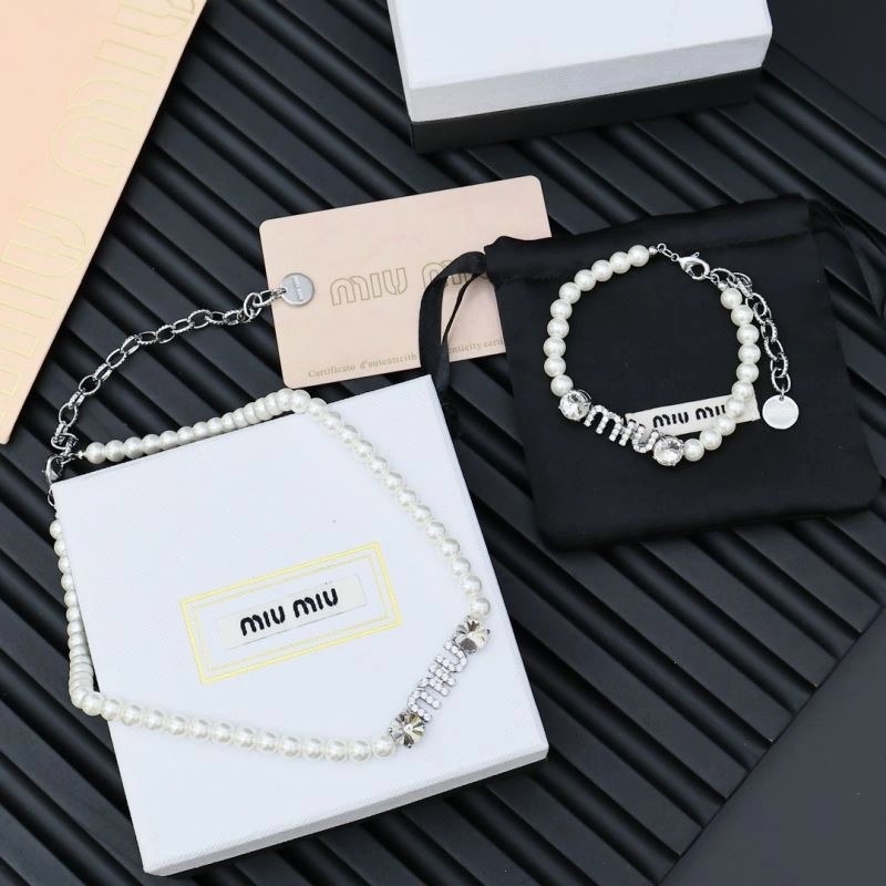 Affordable Miu Miu Bracelets 212570