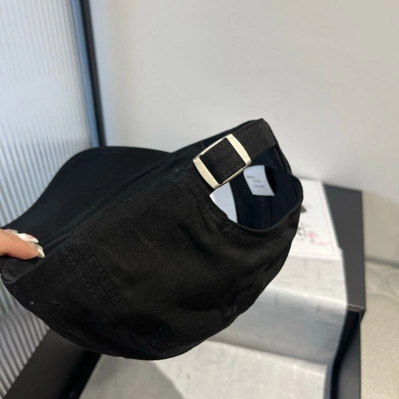 Miu Miu Caps GoodFit 261134