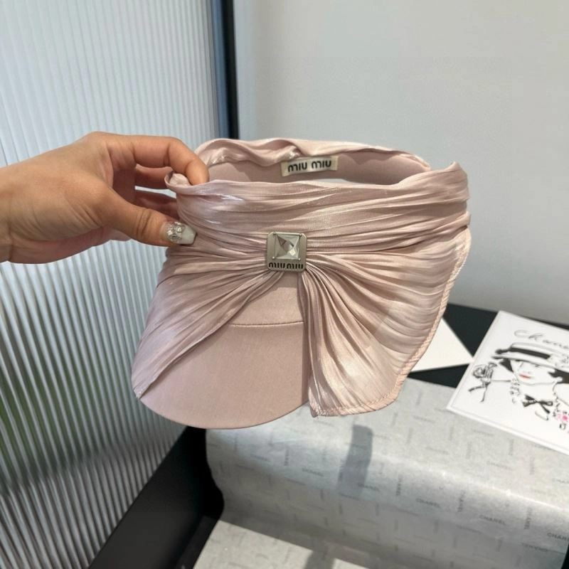 Miu Miu Caps Modern 261114