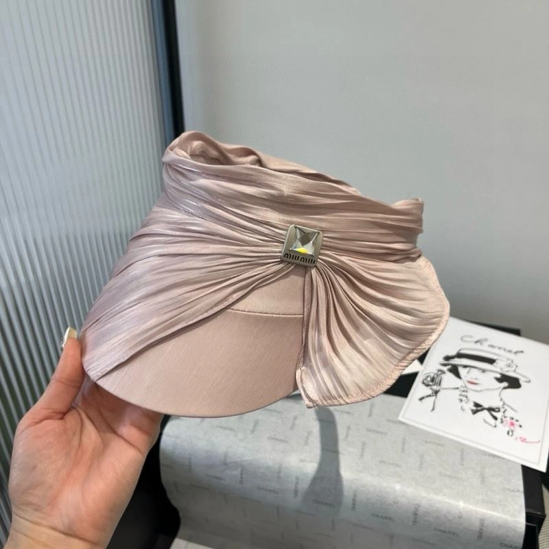 Miu Miu Caps Modern 261114