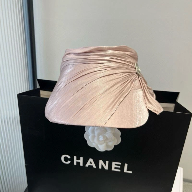 Miu Miu Caps Modern 261114