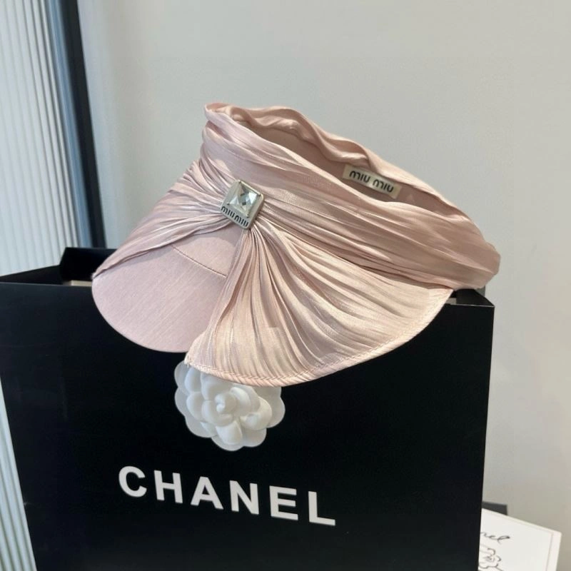 Miu Miu Caps Modern 261114