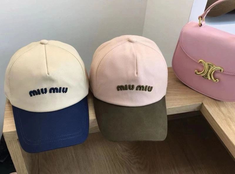 Miu Miu Caps ZipUp 261126