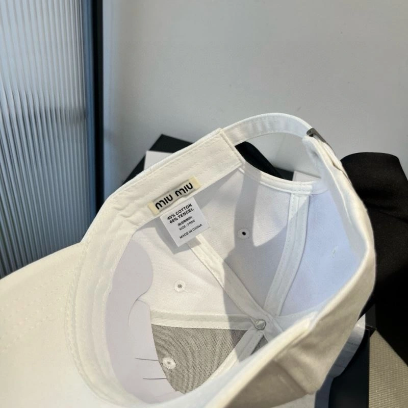 Miu Miu Caps EasyCare 261127