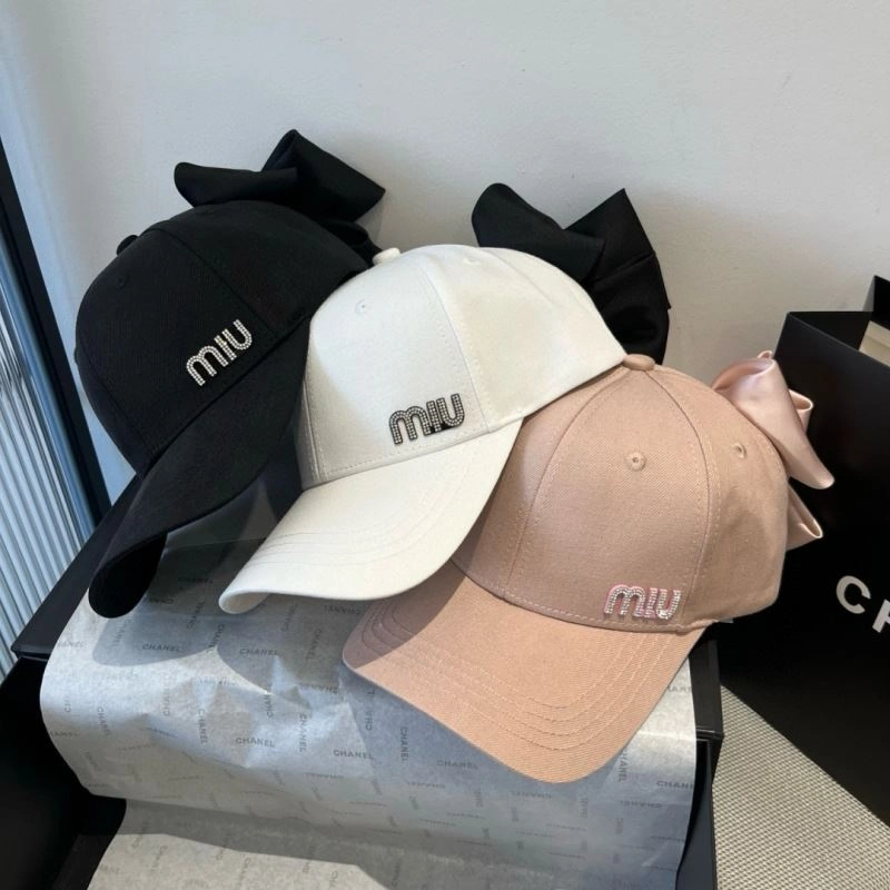 Miu Miu Caps Seasonal 261125