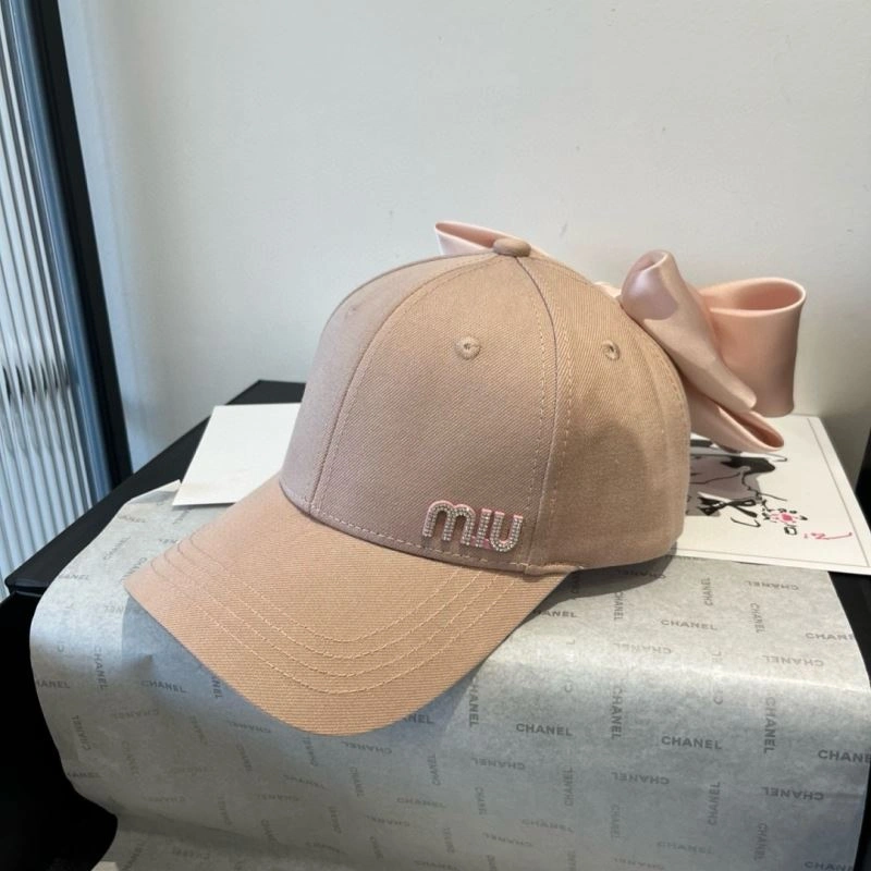 Miu Miu Caps Seasonal 261125