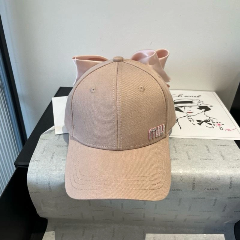 Miu Miu Caps Seasonal 261125