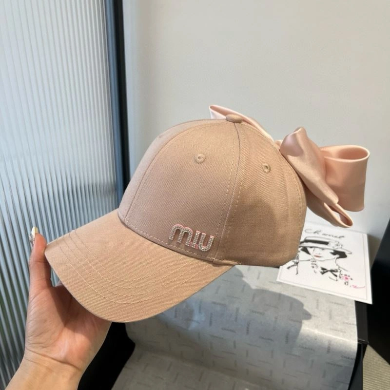 Miu Miu Caps Seasonal 261125
