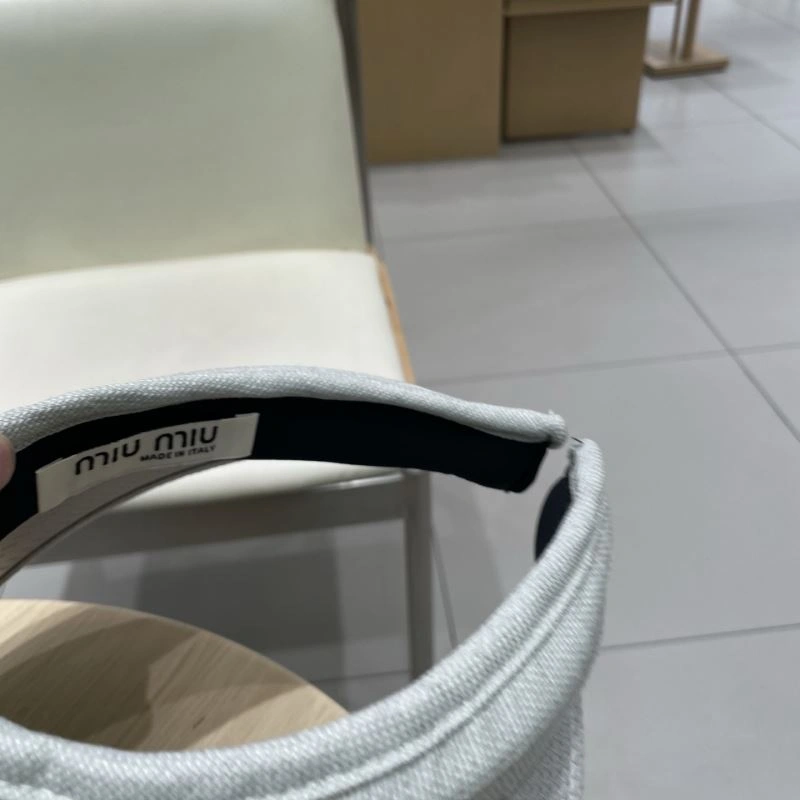 Miu Miu Caps Sophisticated 257761