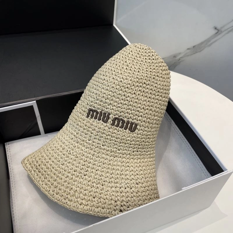 Miu Miu Caps Versatile 257748
