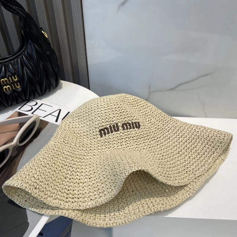 Miu Miu Caps Versatile 257748