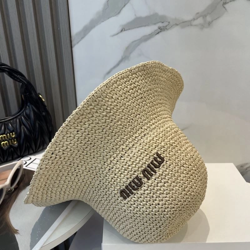Miu Miu Caps Versatile 257748