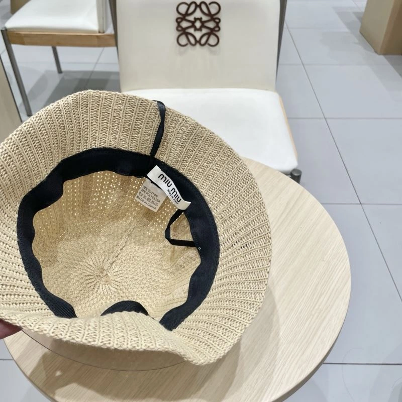 Miu Miu Caps Compact 257731