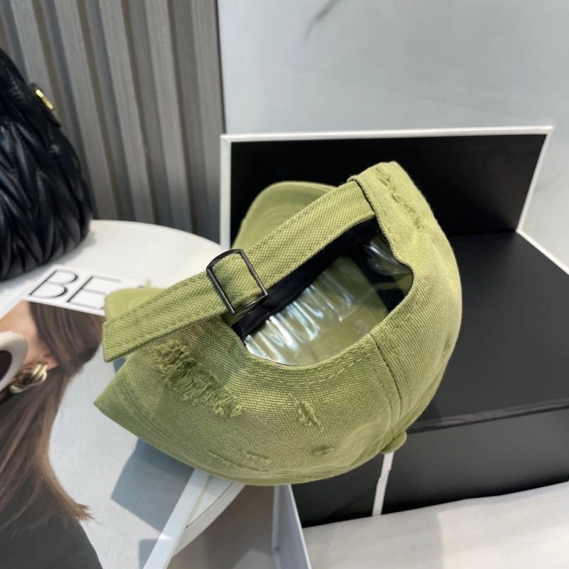 Miu Miu Caps UrbanStyle 257729