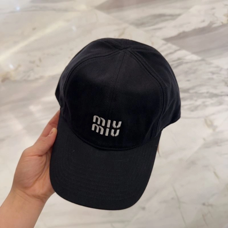 Miu Miu Caps Minimalist 257712