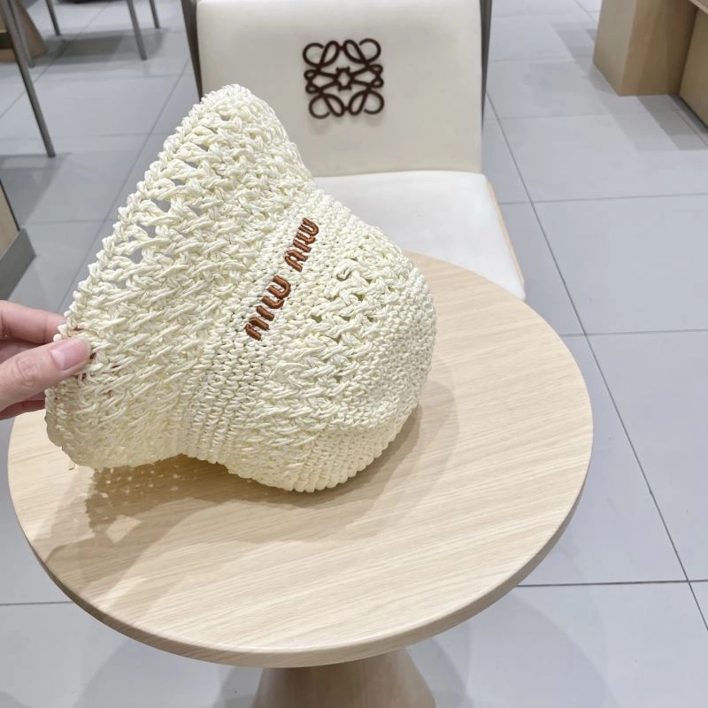 Miu Miu Caps Compact 257720