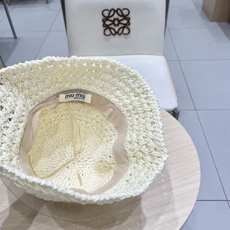 Miu Miu Caps Compact 257720