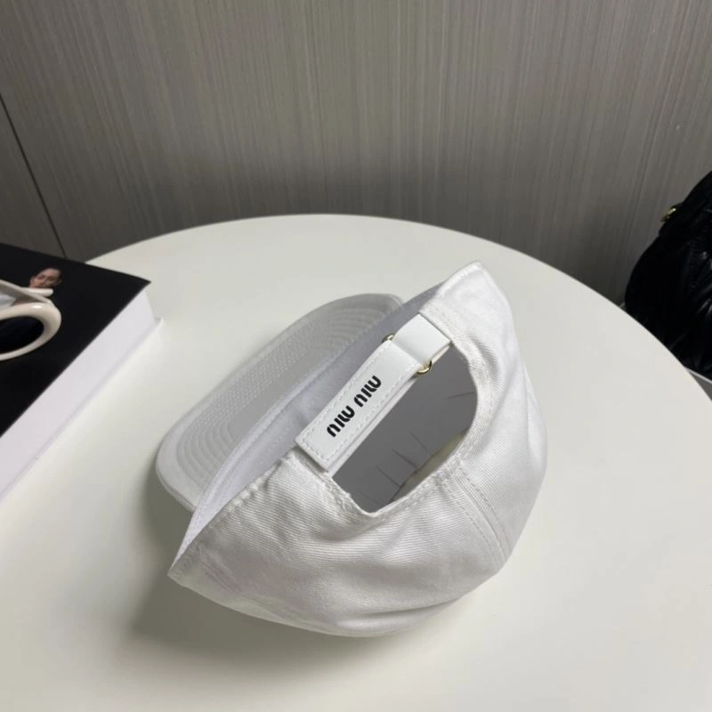Miu Miu Caps Breathable 257689
