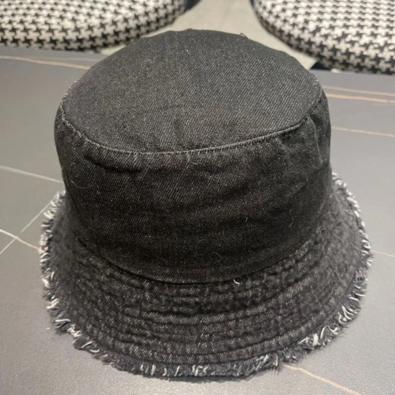 Miu Miu Caps UrbanChic 257642