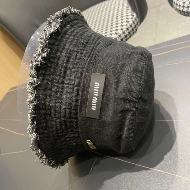 Miu Miu Caps UrbanChic 257642