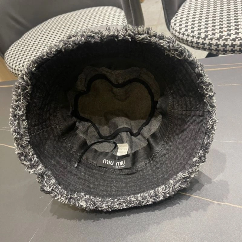 Miu Miu Caps UrbanChic 257642