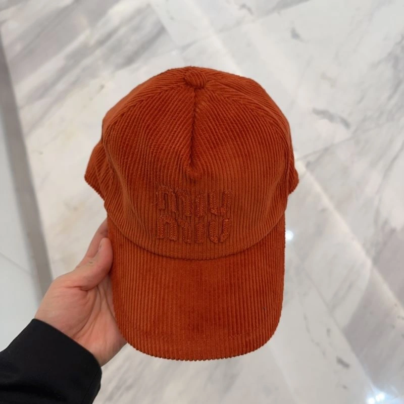 Miu Miu Caps FastDry 257594