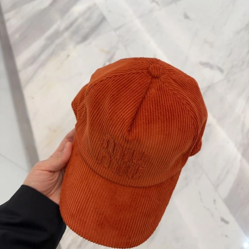 Miu Miu Caps FastDry 257594