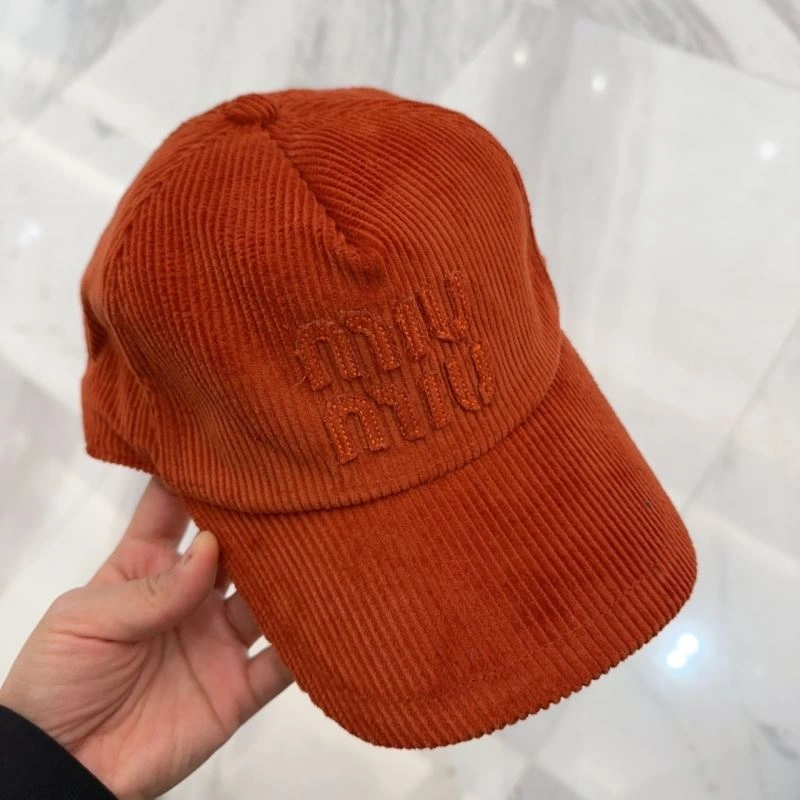 Miu Miu Caps FastDry 257594