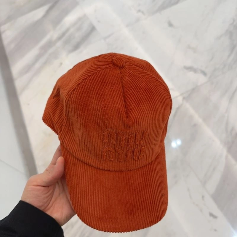Miu Miu Caps FastDry 257594
