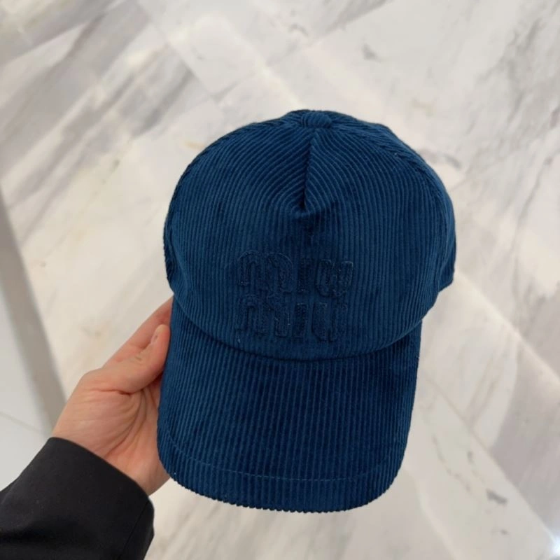 Miu Miu Caps WellDesigned 257592
