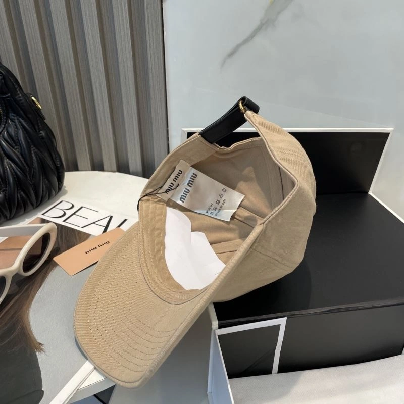 Miu Miu Caps ModernLook 257579