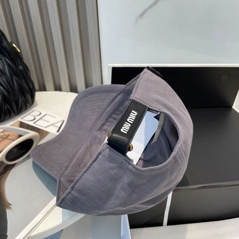 Miu Miu Caps Timeless 257574