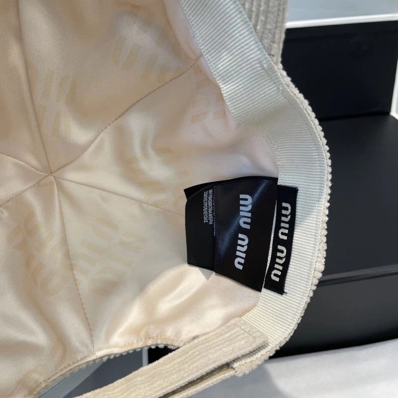 Miu Miu Caps ZeroBulk 257568