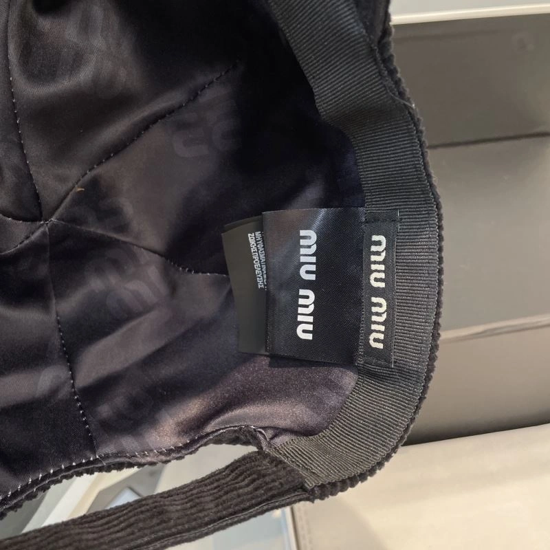 Miu Miu Caps Comfortable 257565