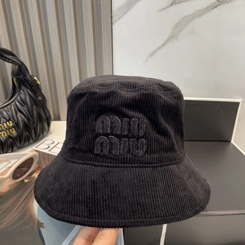 Miu Miu Caps Casual 257586