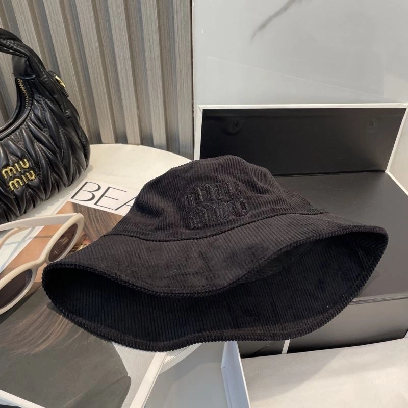 Miu Miu Caps Casual 257586