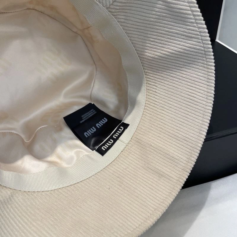 Miu Miu Caps Effortless 257589