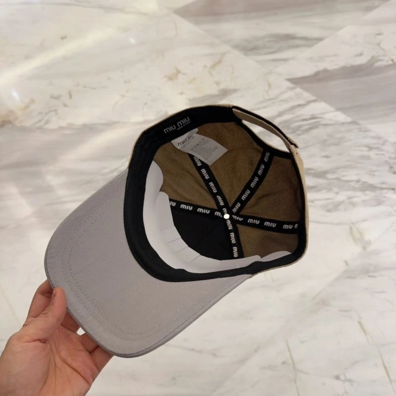 Miu Miu Caps ModernLook 257553