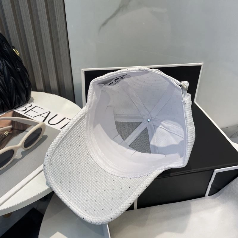 Miu Miu Caps Compact 257537