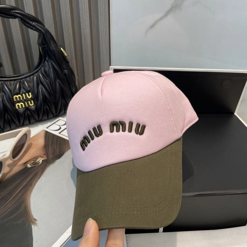Miu Miu Caps Versatile 257545