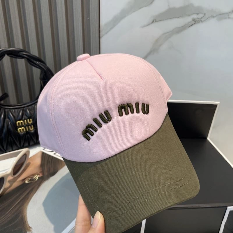 Miu Miu Caps Versatile 257545