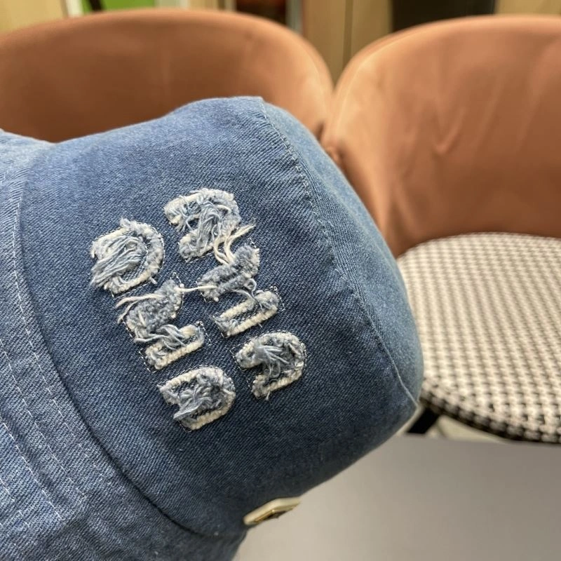 Miu Miu Caps QuickDry 257501