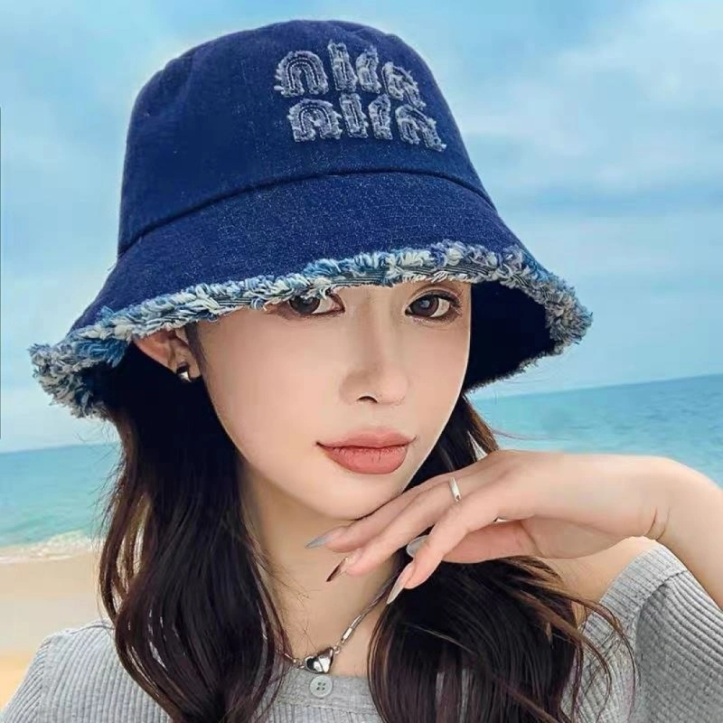 Miu Miu Caps Timeless 257500