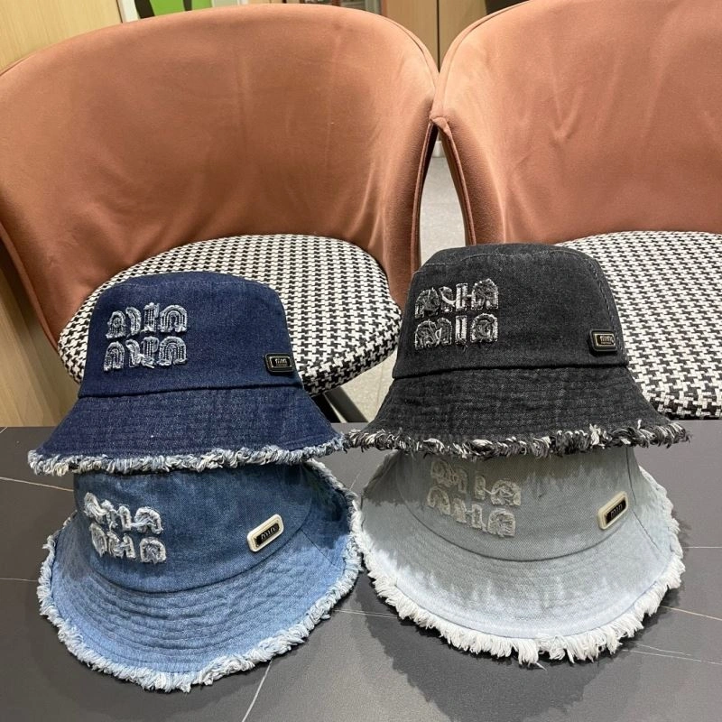 Miu Miu Caps Timeless 257500