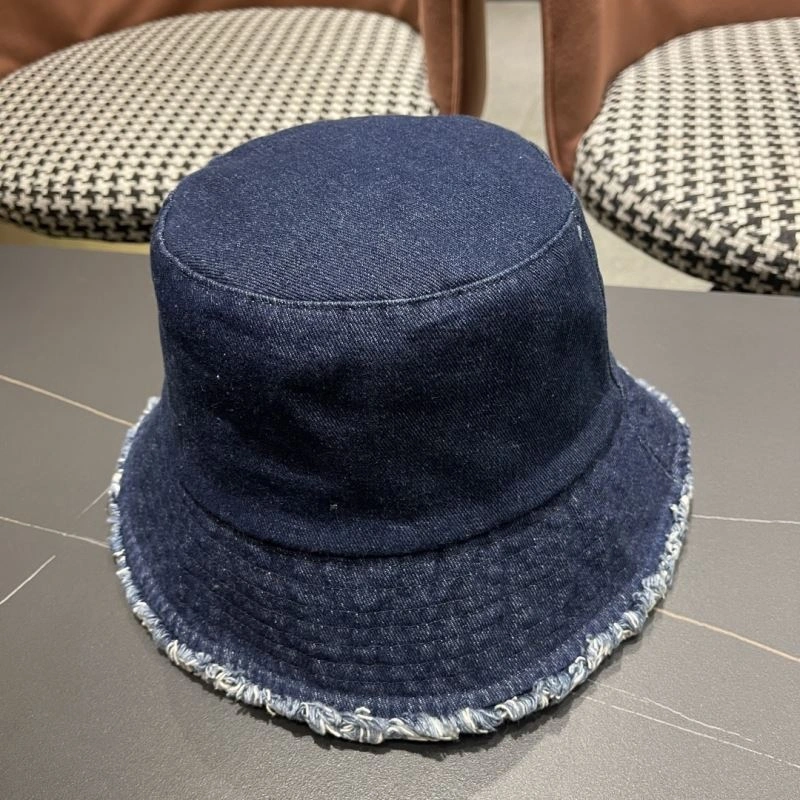 Miu Miu Caps Timeless 257500
