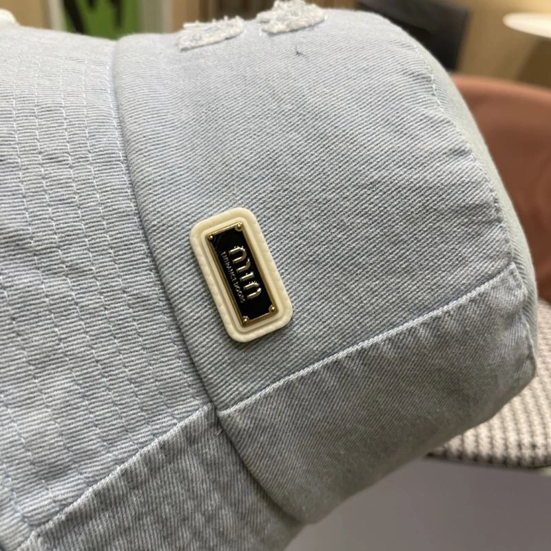 Miu Miu Caps Lightweight 257495