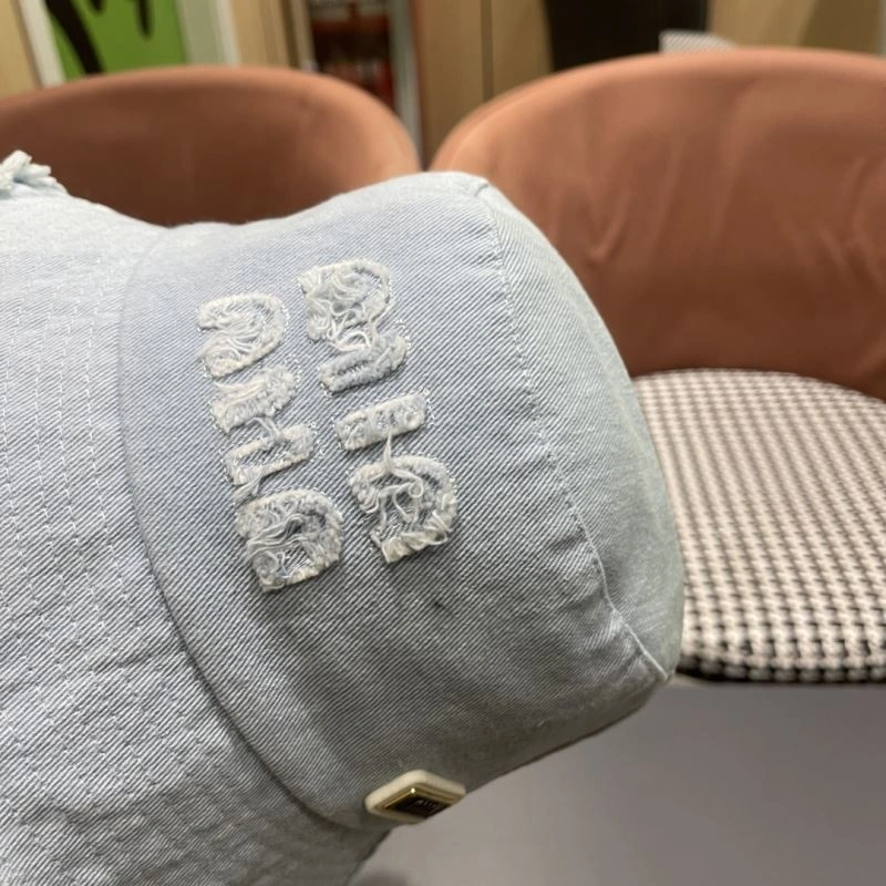 Miu Miu Caps Lightweight 257495