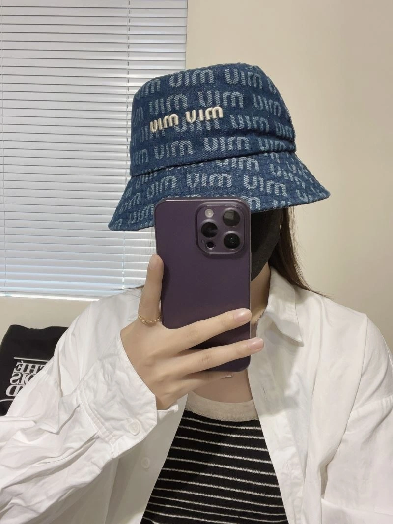 Miu Miu Caps Timeless 261756