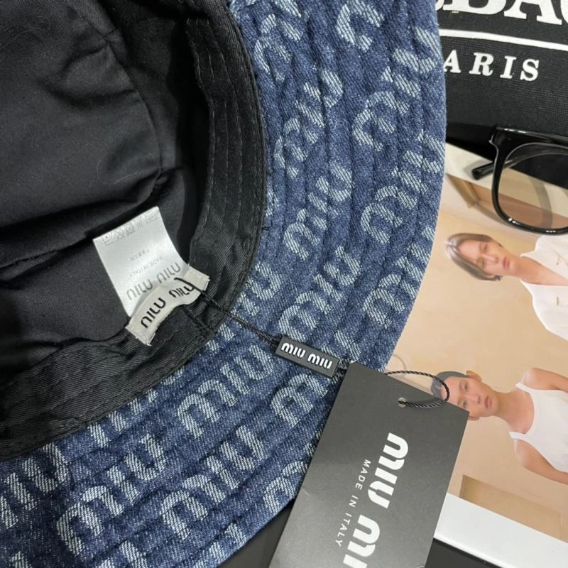 Miu Miu Caps Timeless 261756